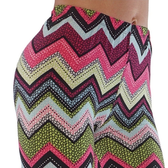 🔥$5🔥Printed Colorful Buttery Soft Leggings-NEW - Picture 2 of 2